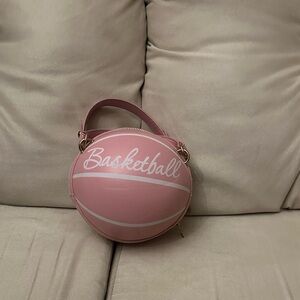 It was a gift but Im not sure how to style it